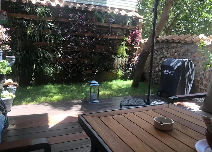 Kaleiçi Müstakil Benzersiz Bahçeli Harıka Ev *